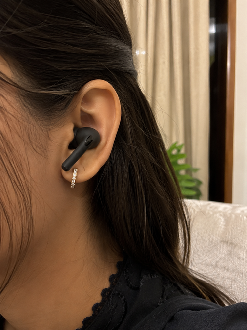 Black Ear buds Pro 2